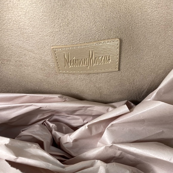 NEIMAN MARCUS Leather Tote Bag - Picture 4 of 5